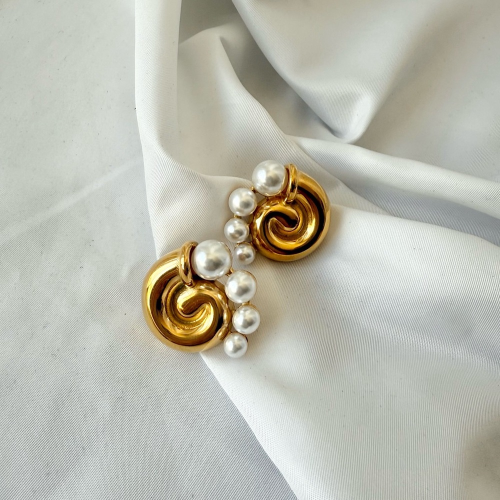Gold Plated Shell Pearl Earrings